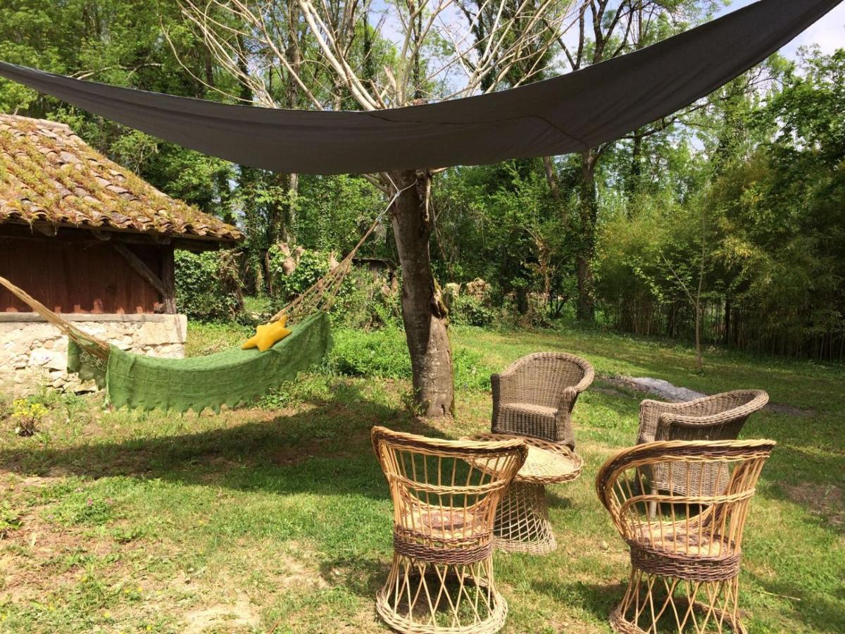 Bed and Breakfast Le Moulin Scalagrand Mazieres  Экстерьер фото
