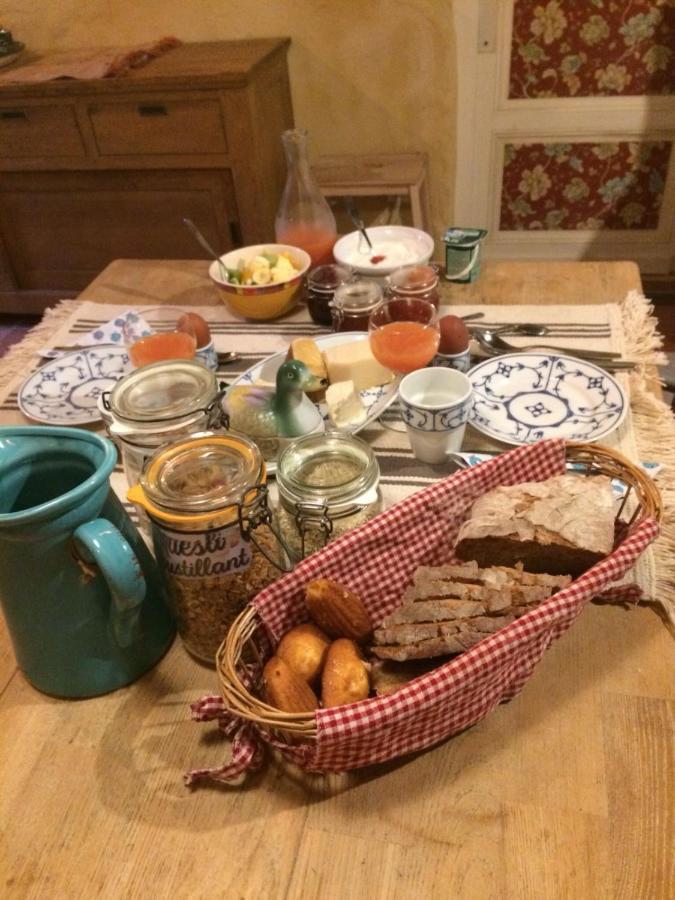 Bed and Breakfast Le Moulin Scalagrand Mazieres  Экстерьер фото