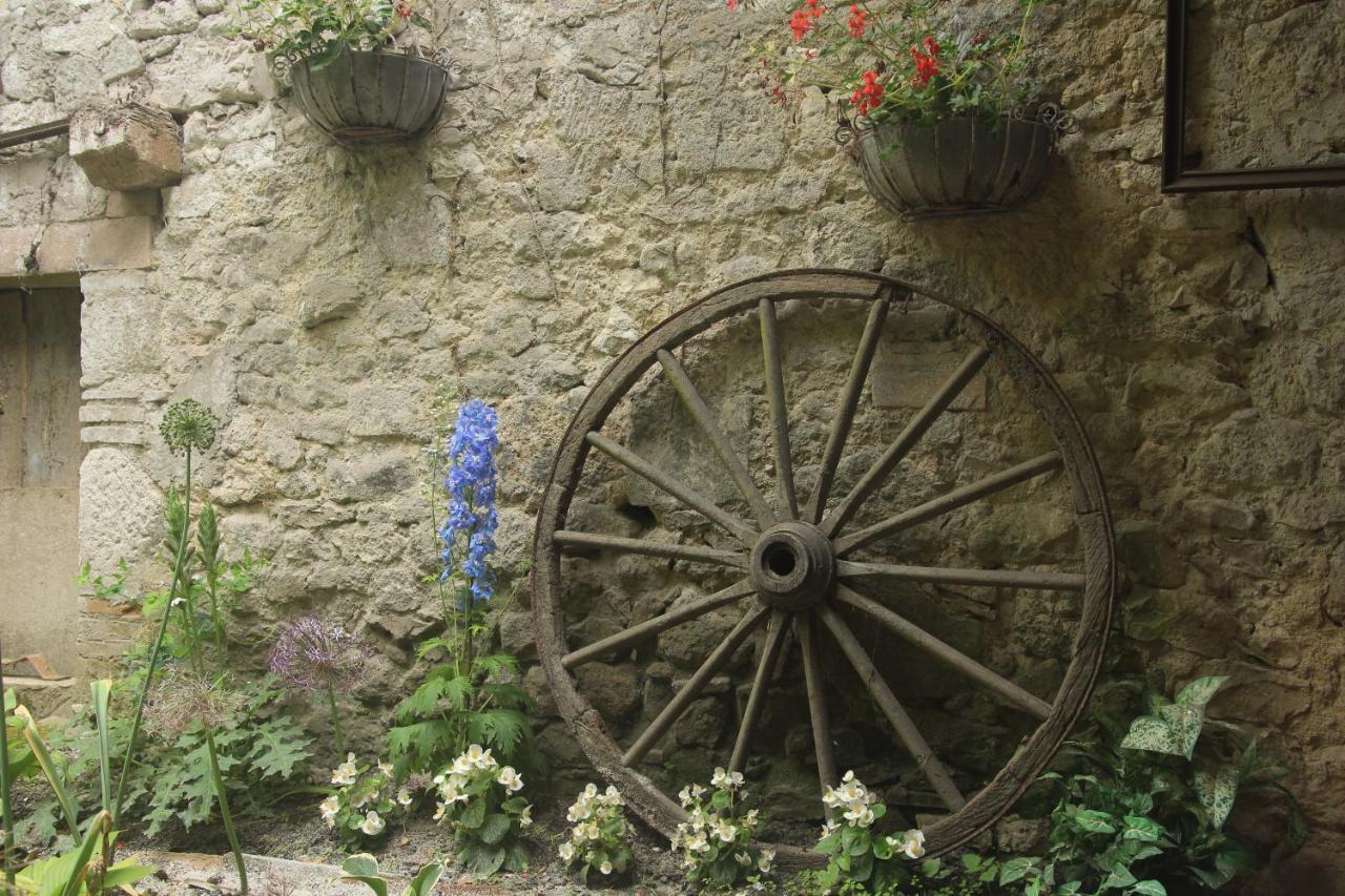 Bed and Breakfast Le Moulin Scalagrand Mazieres  Экстерьер фото