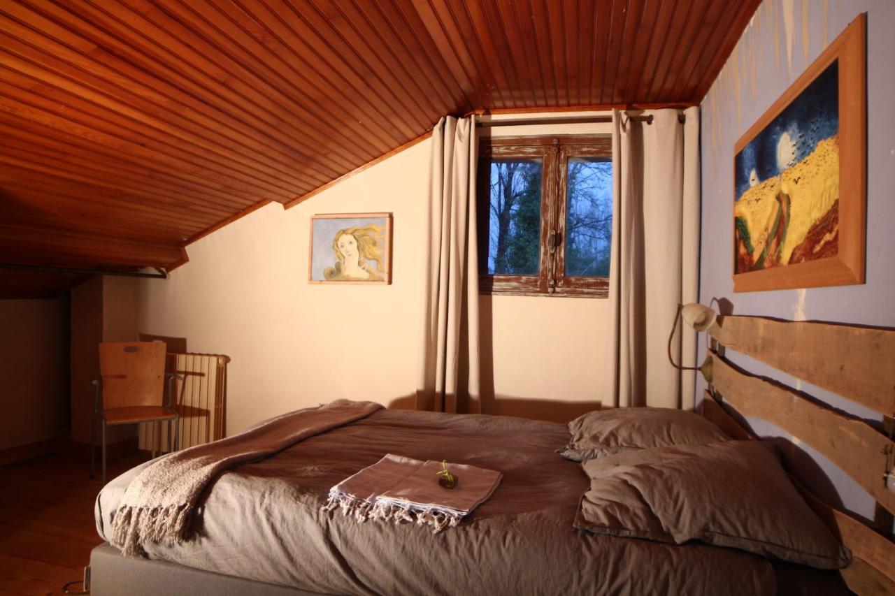 Bed and Breakfast Le Moulin Scalagrand Mazieres  Экстерьер фото
